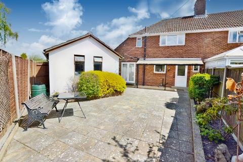 39 Winston Way, Ringwood, BH24 1QG
