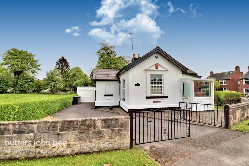 Newcastle Road, Madeley 2 bed detached bungalow for sale £300,000