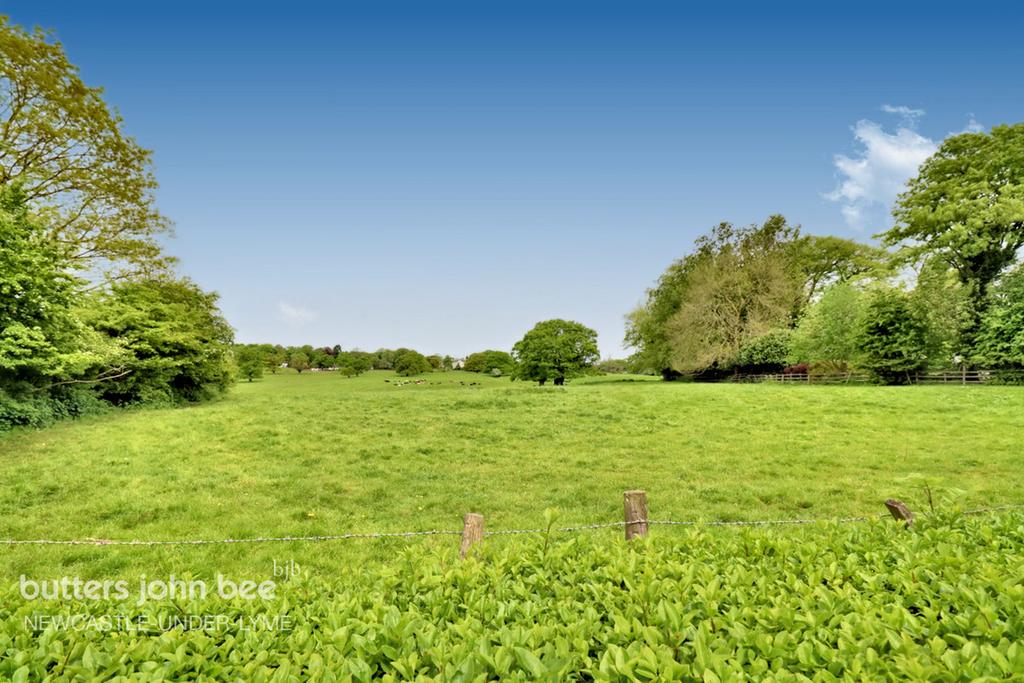 Newcastle Road, Madeley 2 bed detached bungalow for sale £300,000