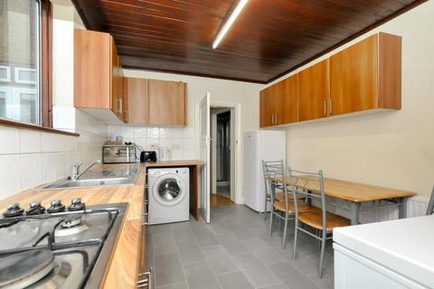 4 bedroom terraced house to rent, Eade Road, Finsbury Park