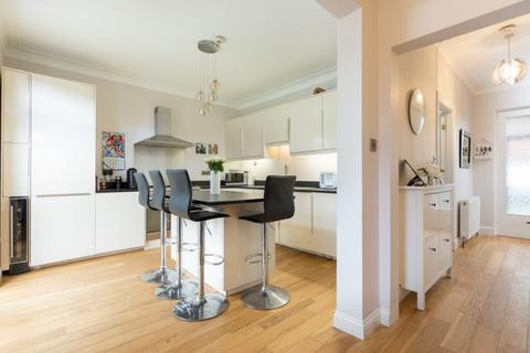 5 Carrick Crescent, Giffnock, Glasgow, G46 6PP
