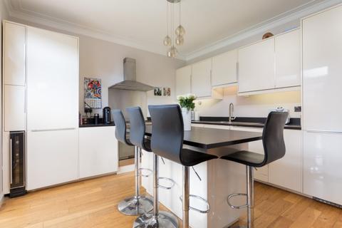 5 Carrick Crescent, Giffnock, Glasgow, G46 6PP