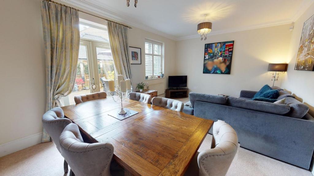 Lounge/dining room