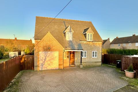 4 bedroom detached house to rent, Chippenham CB8