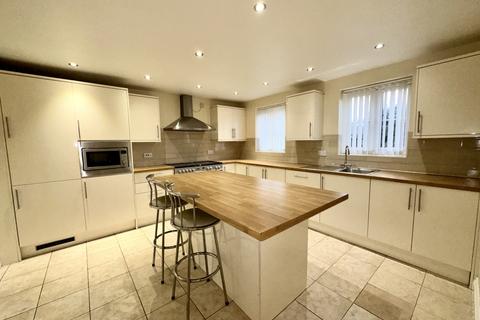 4 bedroom detached house to rent, Chippenham CB8