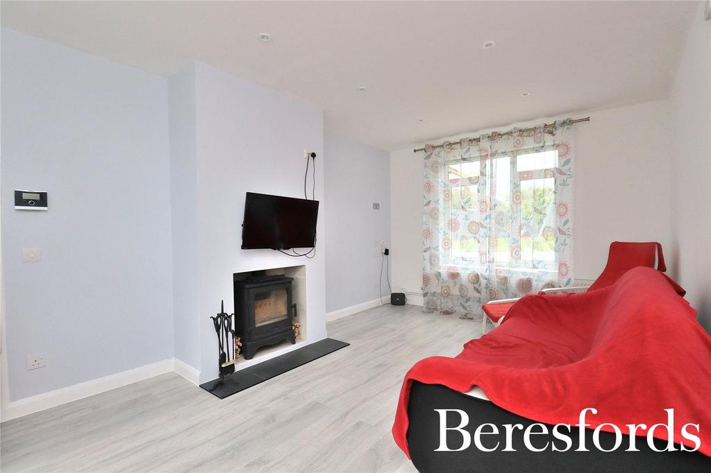 Avon Road, Chelmsford, CM1 2 bed terraced house £325,000