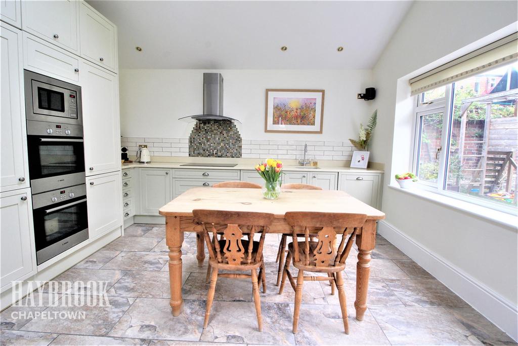 Greenhead Lane, Chapeltown 3 bed link detached house £350,000