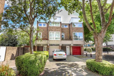 40 Deena Close, London, W3 0HR