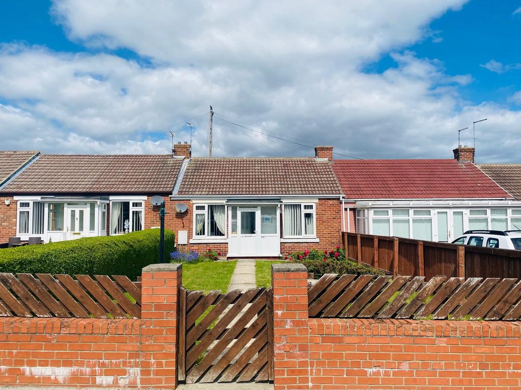The Avenue, Seaham, Co. Durham, SR7 2 bed cottage £495 pcm (£114 pw)