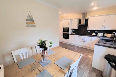 21 Cedar Grove, Brighouse, HD6 4FE