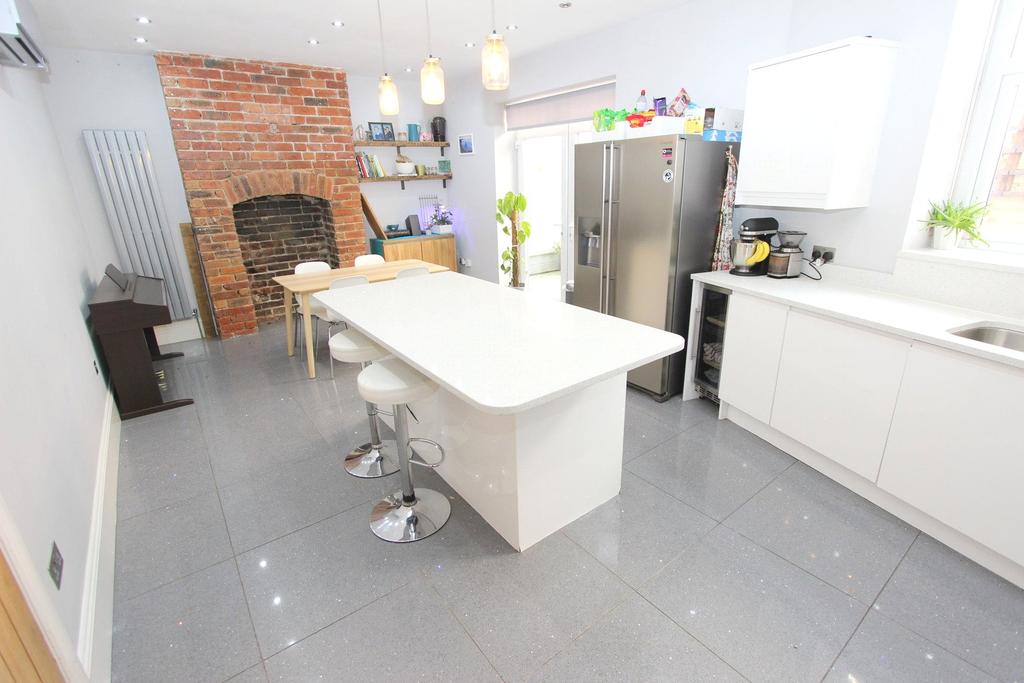 Margaret Road, Whitley Bay, NE26 3 bed terraced house £310,000