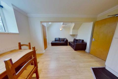 4 bedroom flat to rent, Richmond Road, Roath