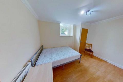 4 bedroom flat to rent, Richmond Road, Roath