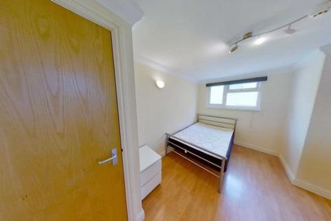 4 bedroom flat to rent, Richmond Road, Roath