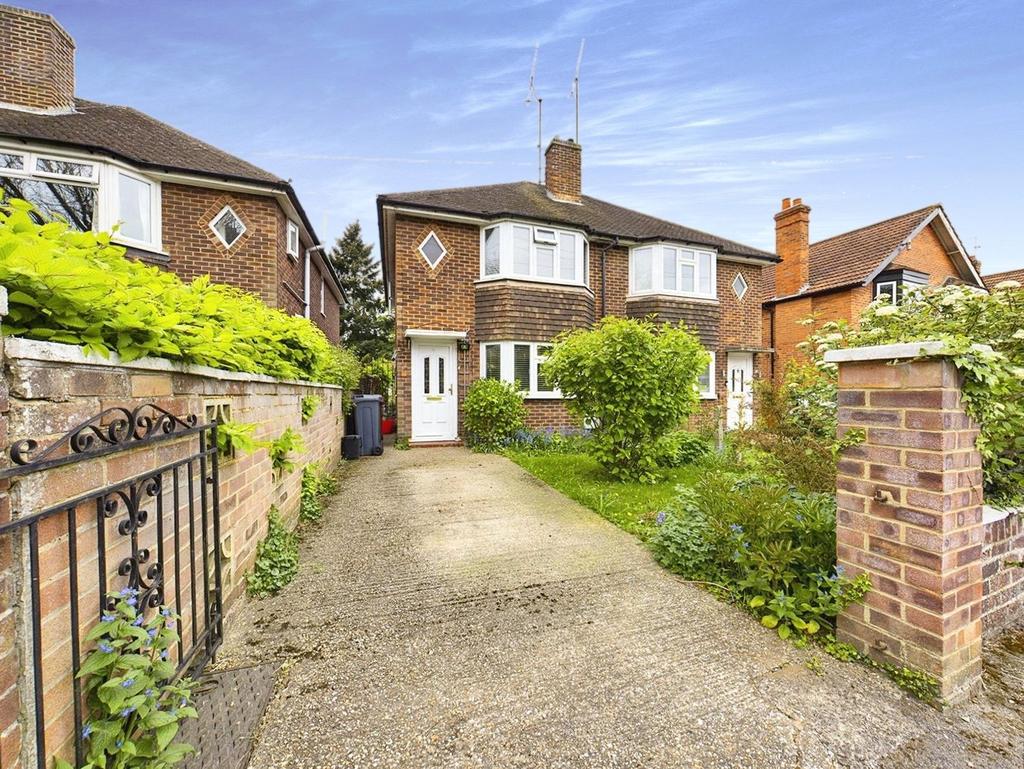 Hamilton Road, Reading, Berkshire, RG1 3 bed semi-detached house - £425,000