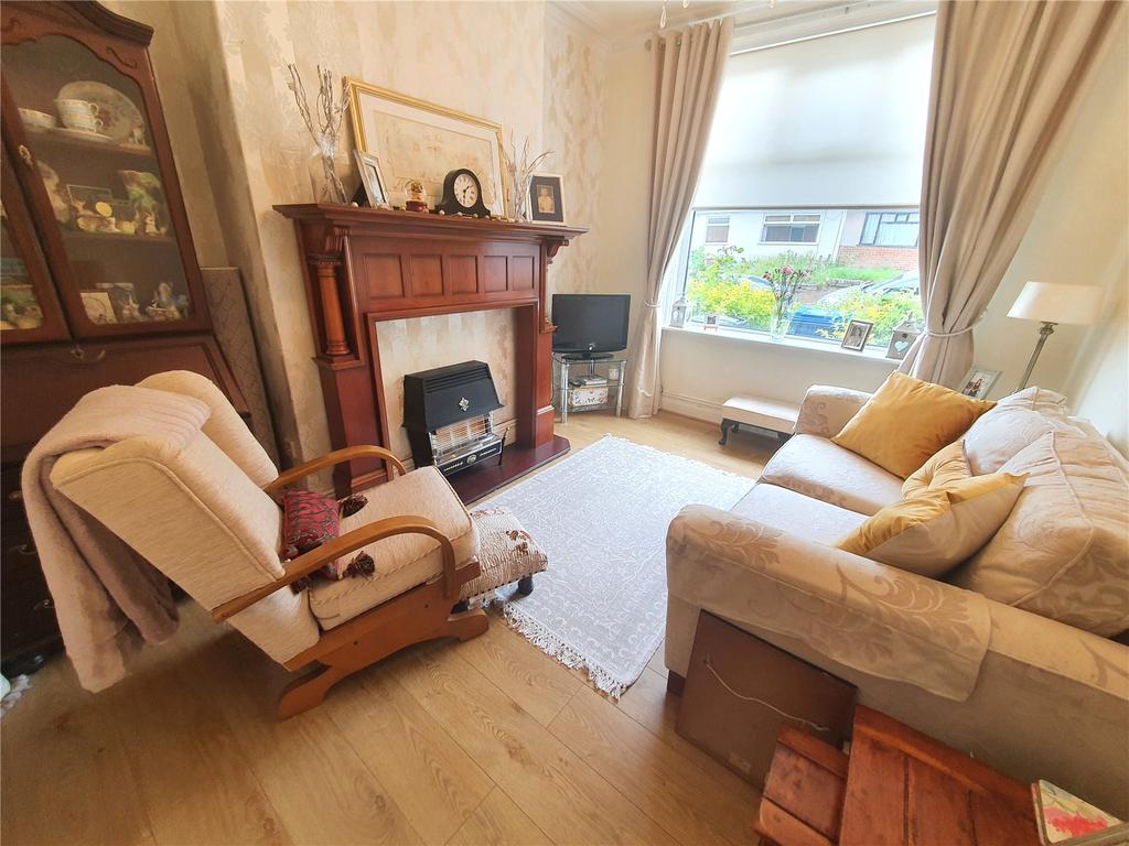 Leopold Road, Blackburn, Lancashire, BB2 2 bed terraced house £115,000