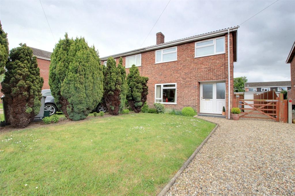 Lilac Close, Horsford, Norwich, Norfolk, NR10 3 bed semidetached house