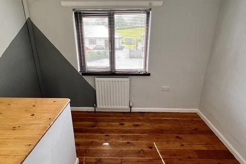 3 Rhydwenlais, Cilycwm, Llandovery, SA20 0SU