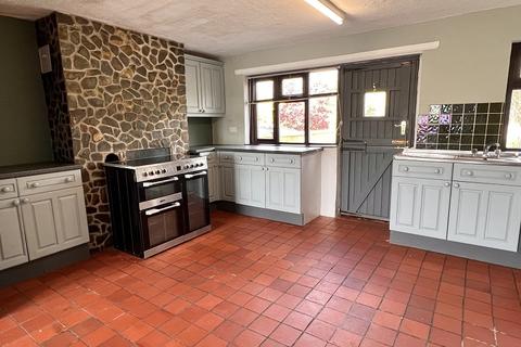 3 Rhydwenlais, Cilycwm, Llandovery, SA20 0SU