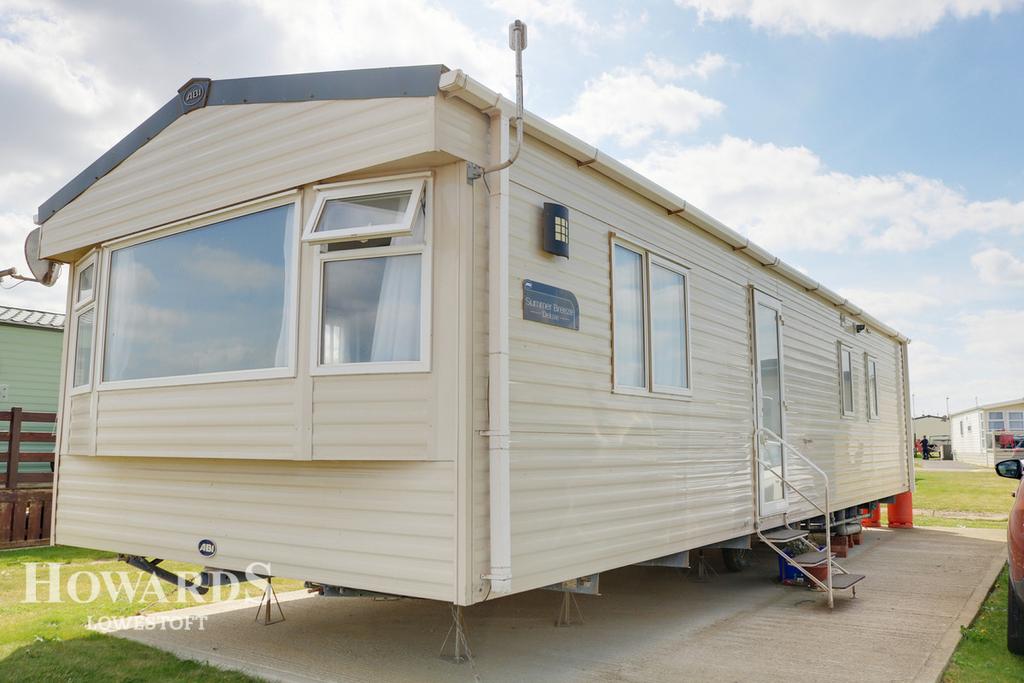 Arbour Lane, Lowestoft 2 bed chalet for sale £30,000