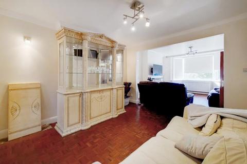 1 Chelford Road, Bromley, BR1 5QT