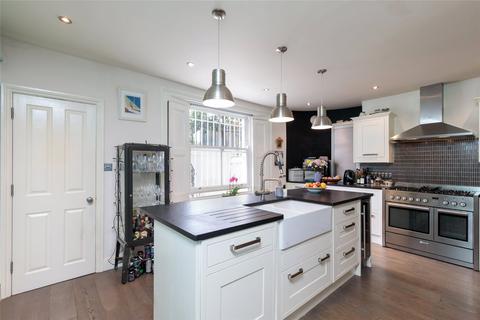 2 bedroom maisonette to rent, Rheidol Terrace, London