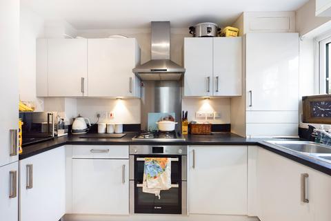 2 bedroom house to rent, Highcross Place, Chertsey, Surrey, KT16