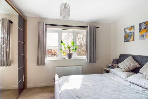 2 bedroom house to rent, Highcross Place, Chertsey, Surrey, KT16