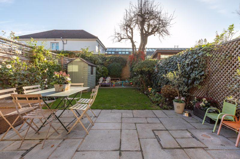 Wendell Road W12 4 bed terraced house £3,900 pcm (£900 pw)