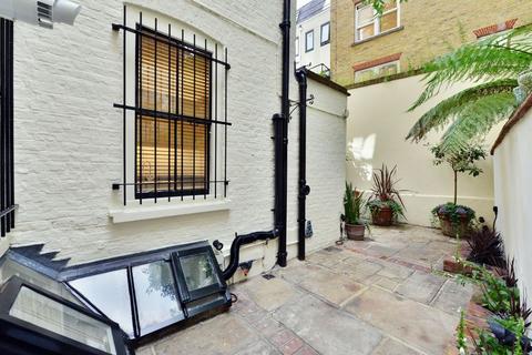 4 bedroom semi-detached house to rent, Meard Street, Soho, London, W1F