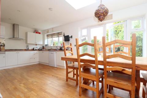 22 Hillview Crescent, Luton, LU2 7AA