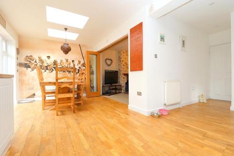 22 Hillview Crescent, Luton, LU2 7AA