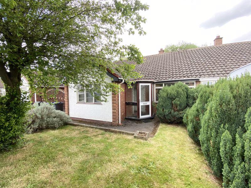 Hillmorton Road, Four Oaks, Sutton... 3 bed semidetached bungalow £