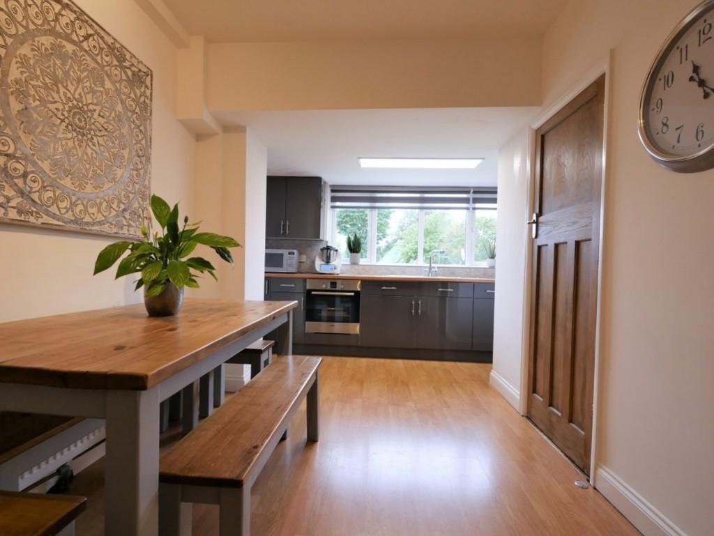Kitchen diner2