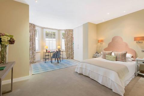 4 bedroom flat for sale - Gledhow Gardens, South Kensington,, London, SW5