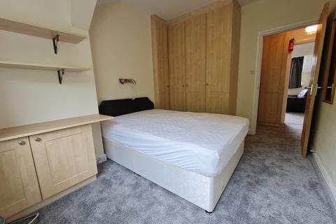 2 bedroom apartment to rent, Park Mount, Leeds LS5