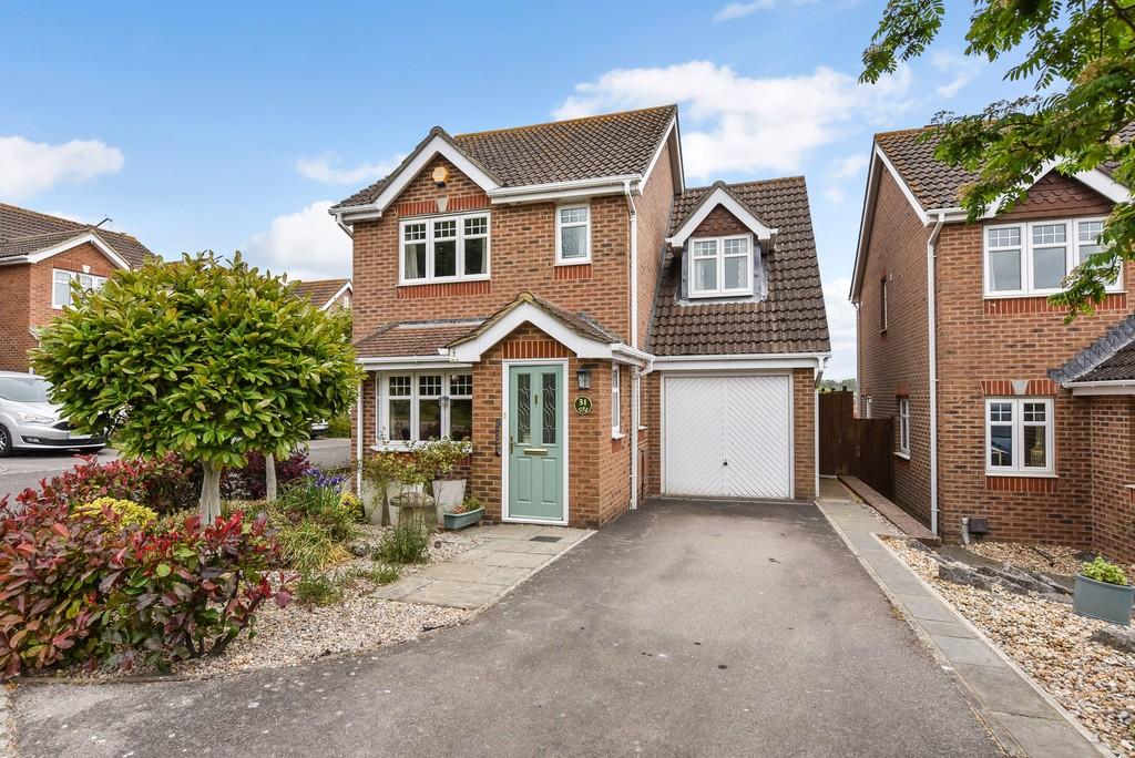 Peacock Close, Chichester 3 bed detached house for sale £475,000