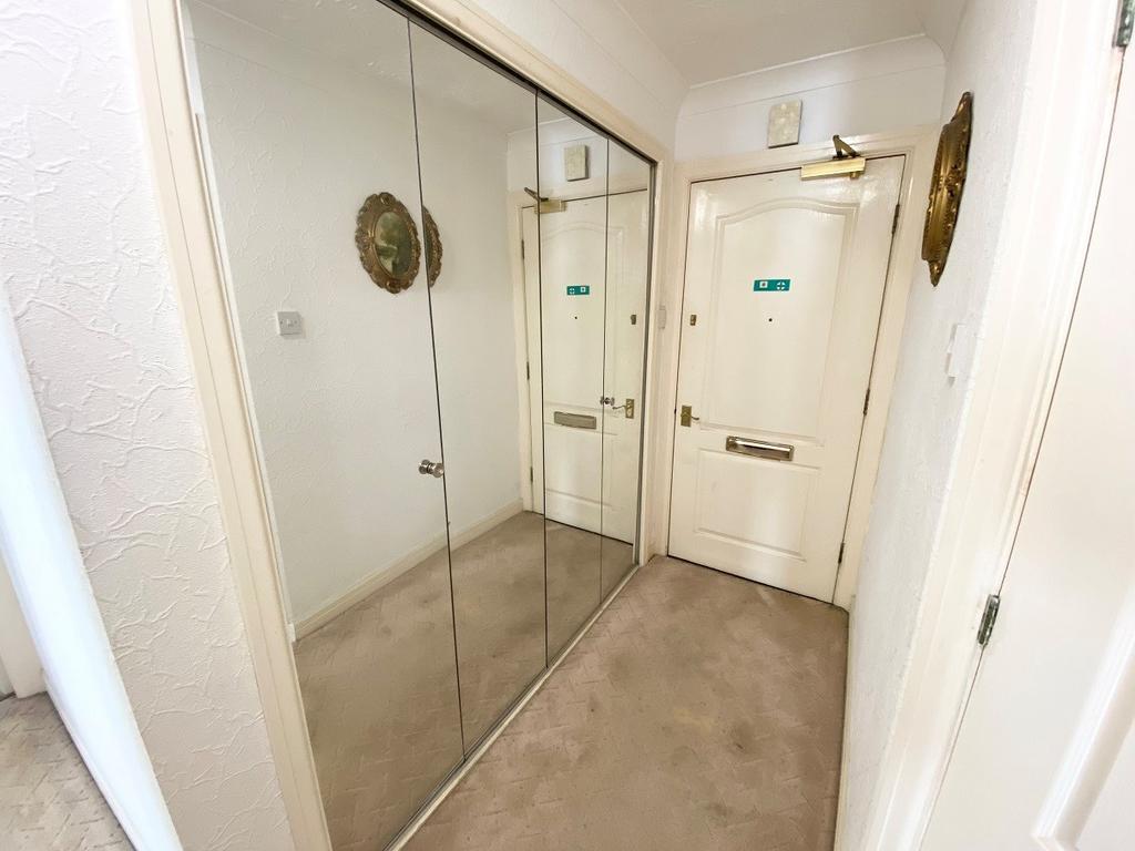 Three Tuns Lane, Formby, Merseyside, L37 2 bed apartment £180,000