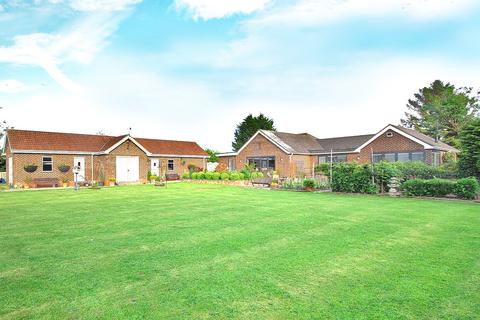 3 bedroom detached bungalow for sale - Brackenborough Road, Louth LN11 0NP