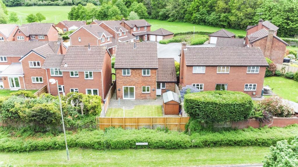 Cheviot Close, Shaw 4 bed detached house £375,000