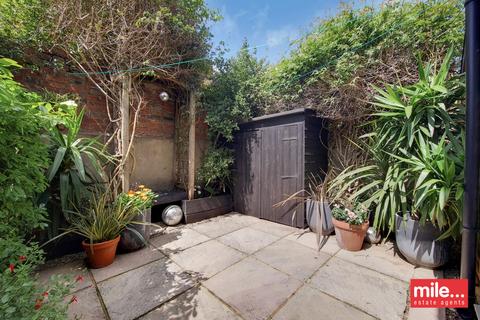 7b Ravensworth Road, London, NW10 5NP