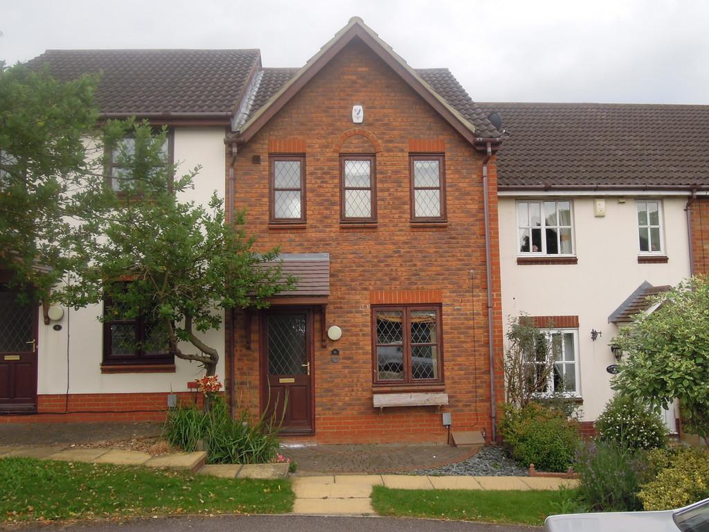 Fairfield Way, Stevenage 2 bed terraced house £1,150 pcm (£265 pw)