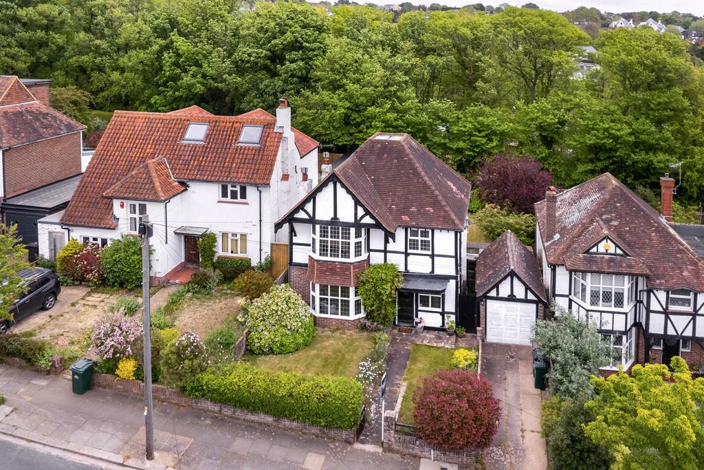 Woodland Avenue, Hove 3 bed detached house £900,000