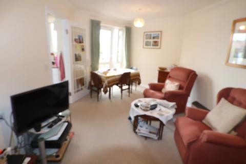 2 bedroom flat for sale - Atkings Lodge, High Street, Orpington