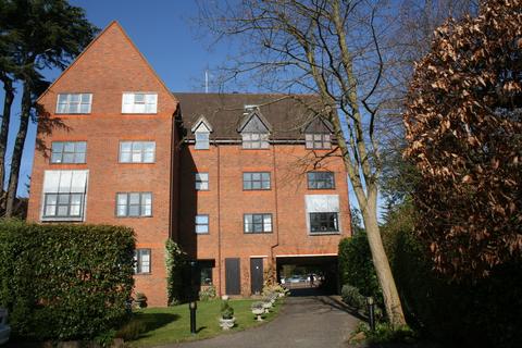 2 bedroom apartment to rent, STATION ROAD, LEATHERHEAD, KT22