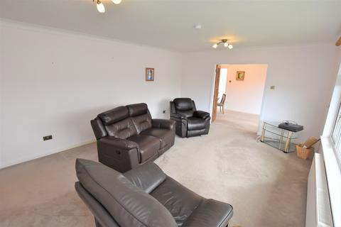 16 St. Margarets Crescent, Auchterarder, PH3 1LT