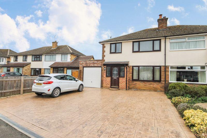 Benmead Road KIDLINGTON 4 bed semidetached house £490,000