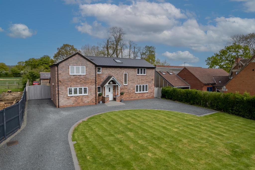 Wolverton Fields, Norton Lindsey... 4 bed detached house £900,000