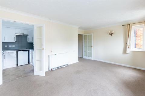 1 bedroom apartment for sale, Swan Court, Banbury Road, Stratford-upon-Avon