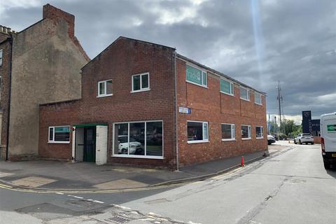 Retail property (high street) to rent, High Street, Northallerton